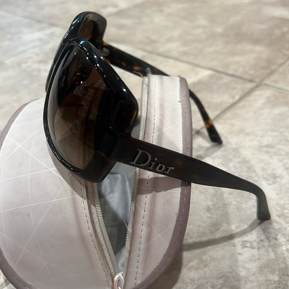 Dior plastic Fram Sunglasses - Picture 2 of 5